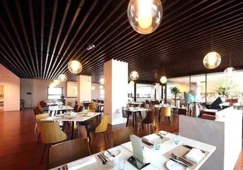 Đặt hàng tự nghiêm túc
